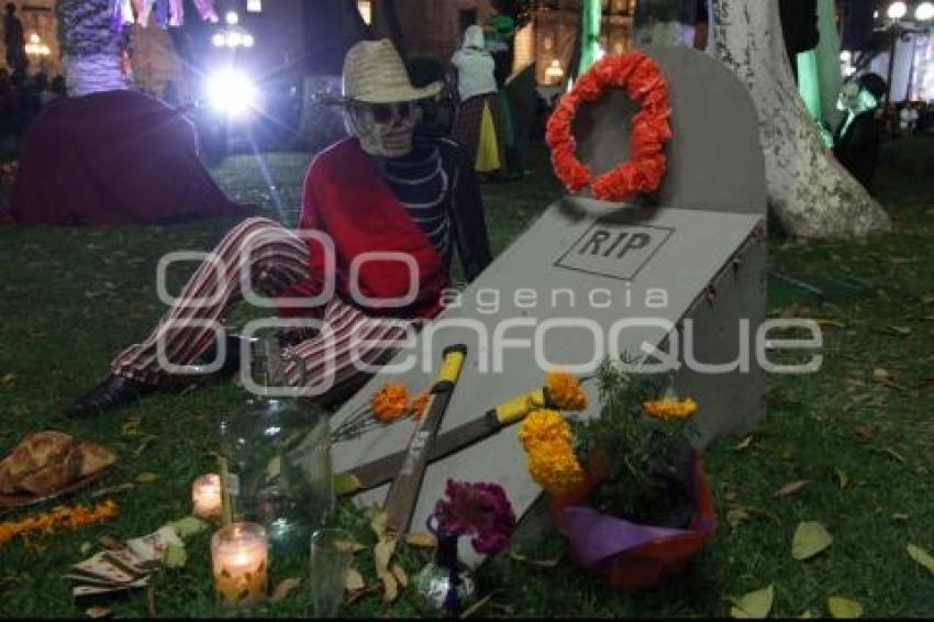 LOS MUERTOS VIVIENTES EN EL ZÓCALO