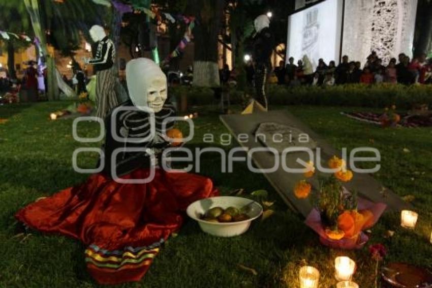 LOS MUERTOS VIVIENTES EN EL ZÓCALO