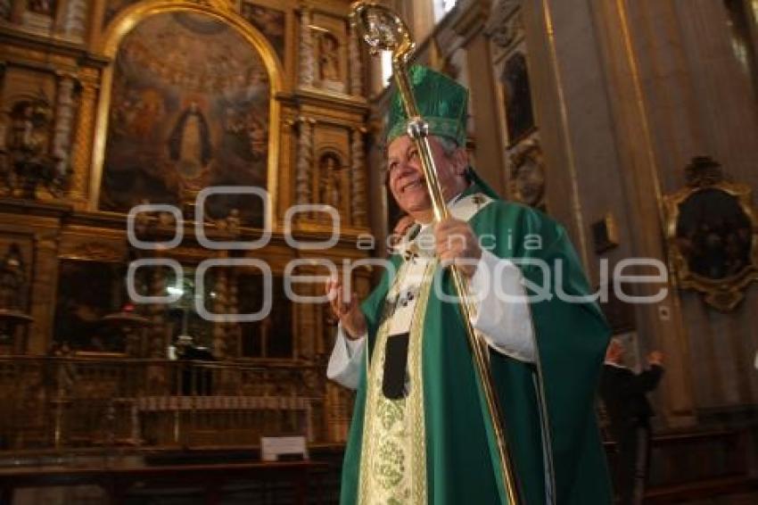 MISA DOMINICAL EN CATEDRAL . CHARROS