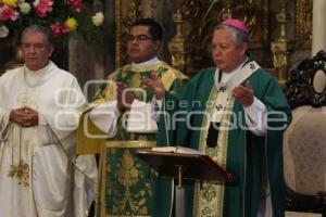 MISA DOMINICAL EN CATEDRAL . CHARROS