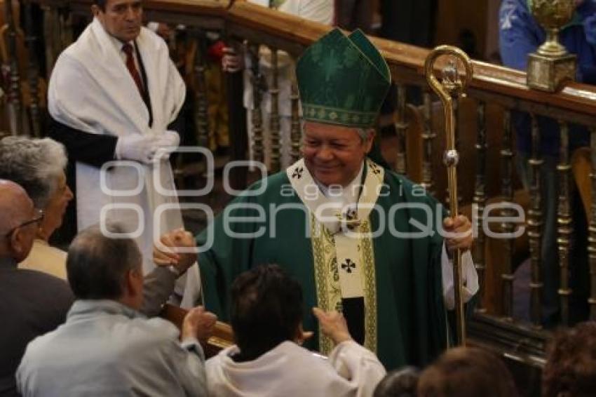 MISA DOMINICAL EN CATEDRAL . CHARROS