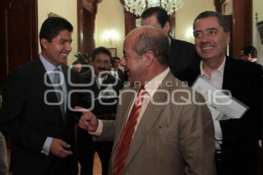 EDUARDO RIVERA SE REUNE CON DIPUTADOS DEL PRI