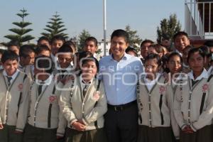 EDUARDO RIVERA INAUGURA AULA DE MEDIOS EN SECUNDARIA TECNICA 96