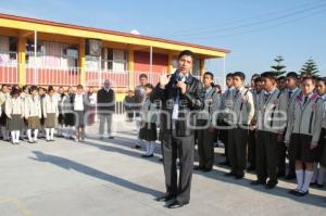 EDUARDO RIVERA INAUGURA AULA DE MEDIOS EN SECUNDARIA TECNICA 96