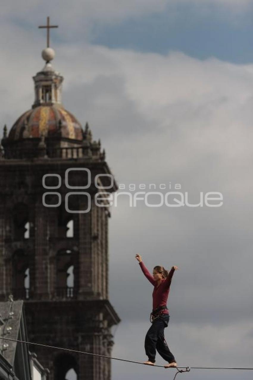 ACROBACIAS AL AIRE LIBRE