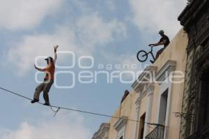 ACROBACIAS AL AIRE LIBRE