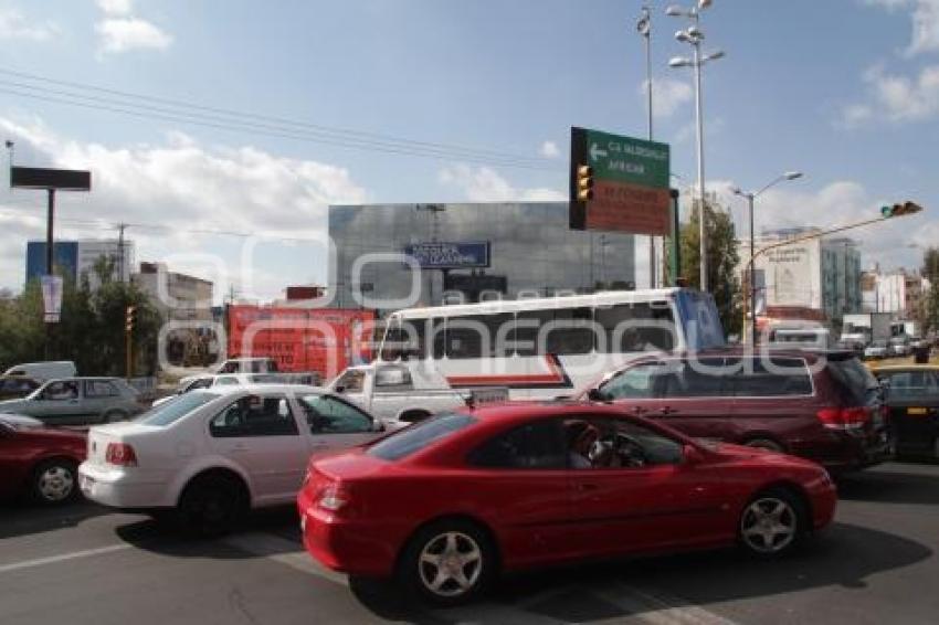 TRÁFICO POR OBRAS EN LA 49 PONIENTE