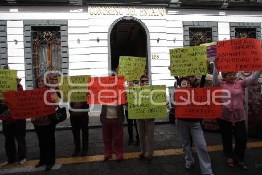 MANIFESTACION - CONGRESO DEL ESTADO