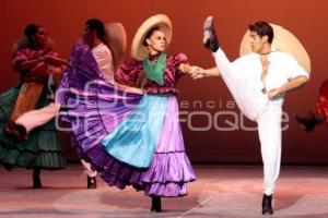 BALLET FOLKLORICO DE AMALIA HERNANDEZ