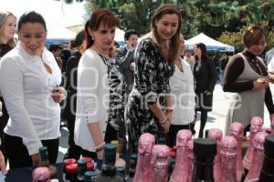 MARTHA ERICKA ALONSO DE MORENO VALLE INAUGURA BAZAR NAVIDEÑO