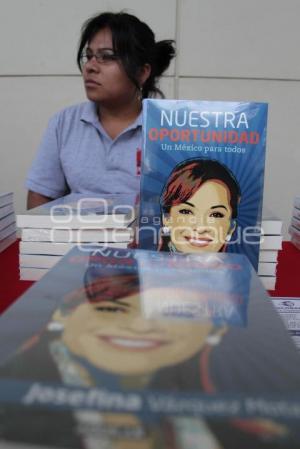 JOSEFINA VÁZQUEZ MOTA, PRESENTA SU LIBRO EN LA UNIVERSIDAD IBEROAMERICANA.