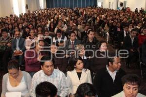 ENRIQUE AGUERA ENTREGA DE BECAS PARA CURSO EN HARVARD