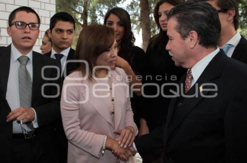 JOSEFINA VÁZQUEZ MOTA, PRESENTA SU LIBRO EN LA UNIVERSIDAD IBEROAMERICANA.