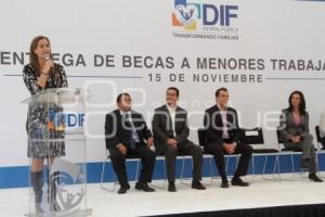 ENTREGA DIF BECAS A JÓVENES TRABAJADORES