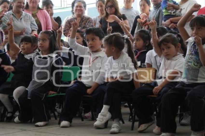 INAUGURA AULA DE MEDIOS EDUARDO RIVERA