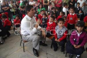 INAUGURA AULA DE MEDIOS EDUARDO RIVERA
