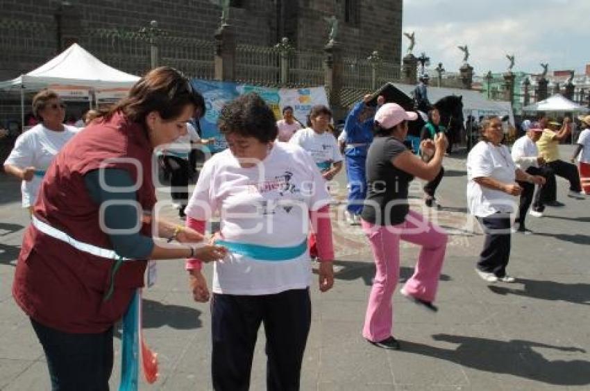 FERIA DE LA SALUD EN EL ZOCALO DE LA CIUDAD