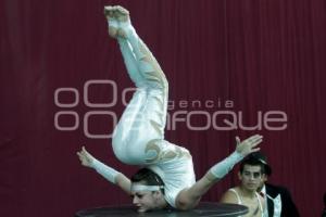 PREMIAN A ELAYNE KRAMER CONTORSIONISTA