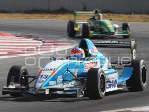 CARRERA LATAM FORMULA 2000