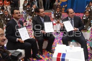 RECORRIDOS POR LOS TRES PODERES A ESTUDIANTES