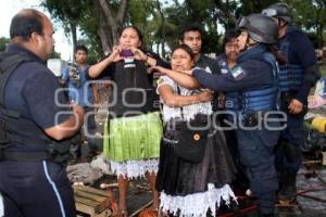 DESALOJO DE COMERCIANTES EN ANALCO