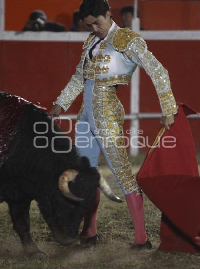 TOROS . PEDRO GUTIERREZ . EL CAPEA