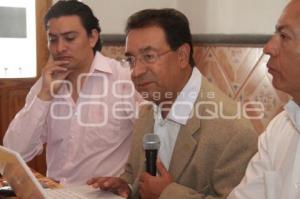 ALBERTO AMADOR LEAL
