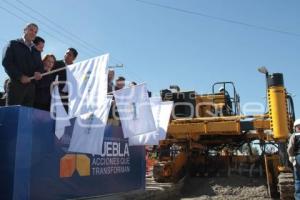 BANDERAZO DE OBRA PARA CORREDOR DE LA RED URBANA DE TRANSPORTE ARCICULADO.