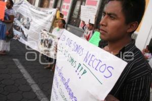 VENDEDORES INDEPENDIENTES DE ANALCO MANIFIESTAN FRENTE A CONGRESO