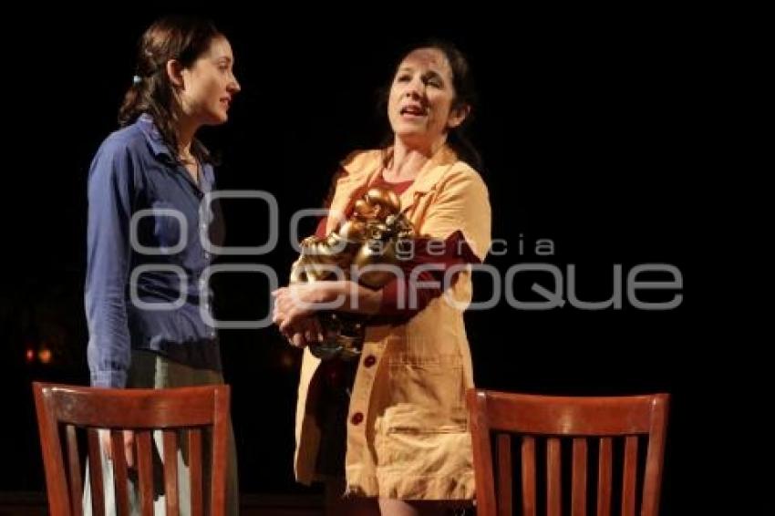 LAS ANALFABETAS . FESTIVAL INTERNACIONAL DE TEATRO