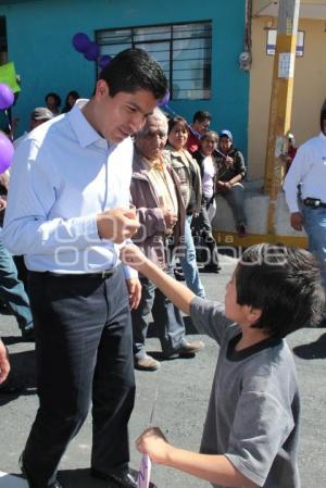 EDUARDO RIVERA INAUGURA CALLE PINOS, EN LA COLONIA SAN RAMÓN.