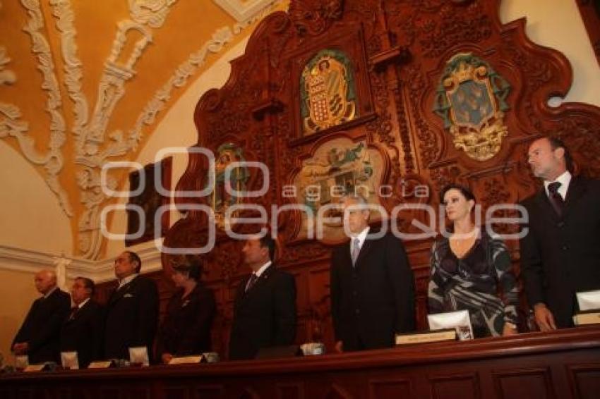 ENTREGAN PRESEA FORJADORES DE PUEBLA