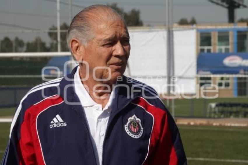 CHAVA REYES INAUGURA ESCUELA DE CHIVAS