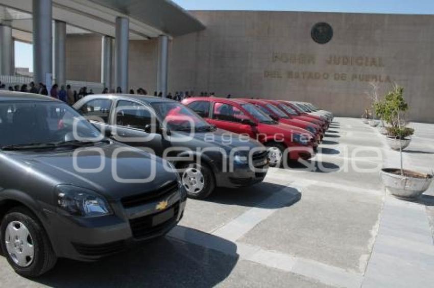 DAVID LÓPEZ MUÑOZ, ENTREGA 10 AUTOMÓVILES A DILIGENCIARIOS.