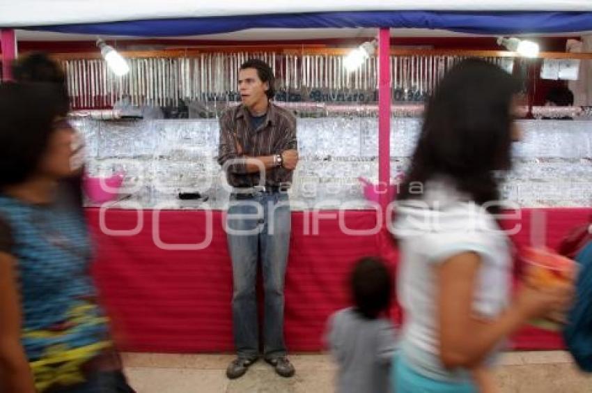 BAZAR NAVIDEÑO DE A CÁMARA DEL VESTIDO