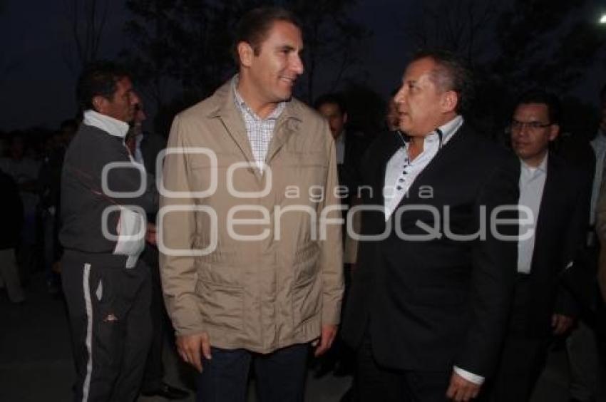 RAFAEL MORENO VALLE Y ENRIQUE AGÜERA RECORREN ESTADIO UNIVERSITARIO