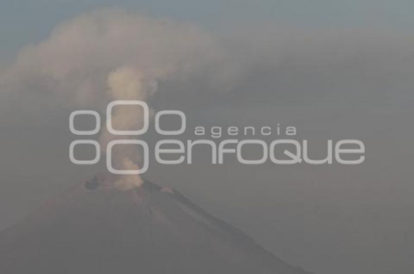 FUMAROLA DEL VOLCAN POPOCATEPETL.