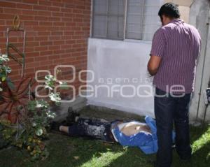 MUERE HOMBRE AL CAER DE UNA ESCALERA