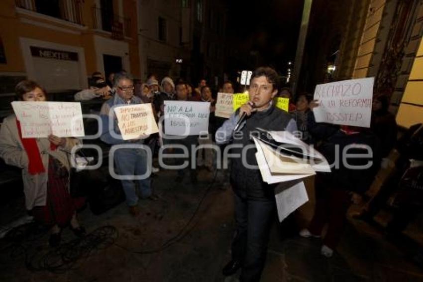 MANIFESTACIÓN CONTRA LEY DE ISSSTEP