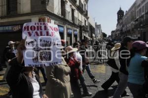 MANIFESTANTES - CONGRESO