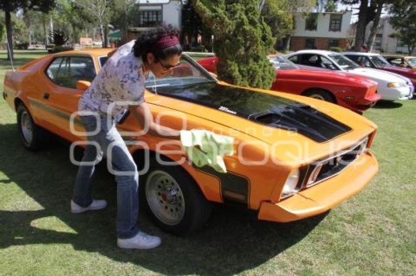 XXVII MUESTRA DEL AUTOMÓVIL ANTIGUO, UDLA.