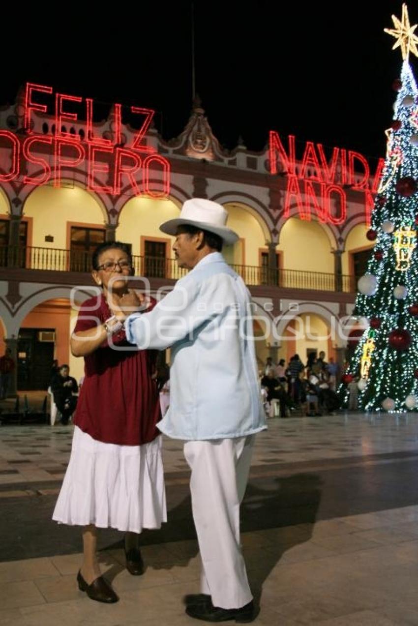 DANZONEROS - PLAZA DE LA CONSTITUCIÓN