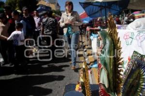 POBLANOS VISITAN LA VILLITA