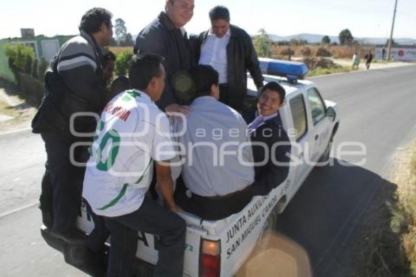 EDUARDO RIVERA SUPERVISA COLECTORES SANITARIOS EN SAN MIGUEL CANOA.