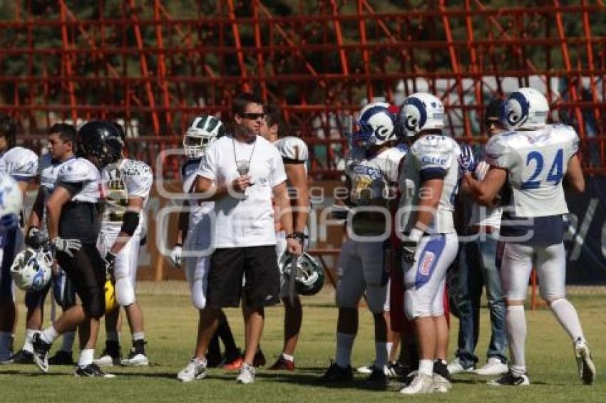 ENTRENAN ESTRELLAS DE LA CONADEIP EN LA UDLA