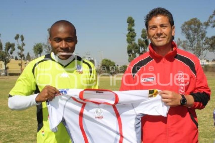 LOBOS PRESENTA A DAVID MILLER