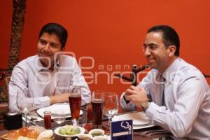 EDUARDO RIVERA Y JAVIER LOZANO EN REUNIÓN INFORMAL.