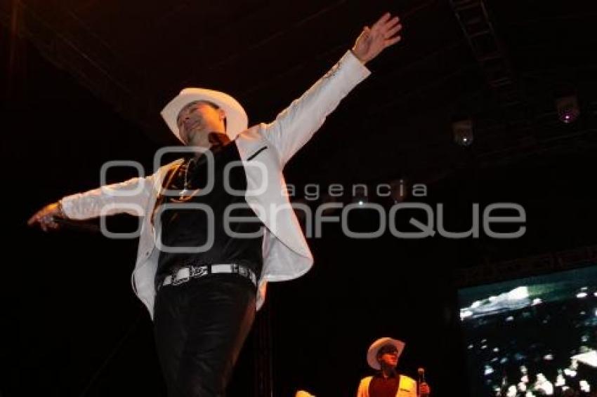 K-PAZ DE LA SIERRA EN CONCIERTO DE LA TROPICAL CALIENTE