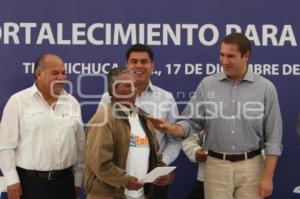 ENTREGA DE APOYOS ECONOMICOS A CAMPESINOS DE TLACHICHUCA