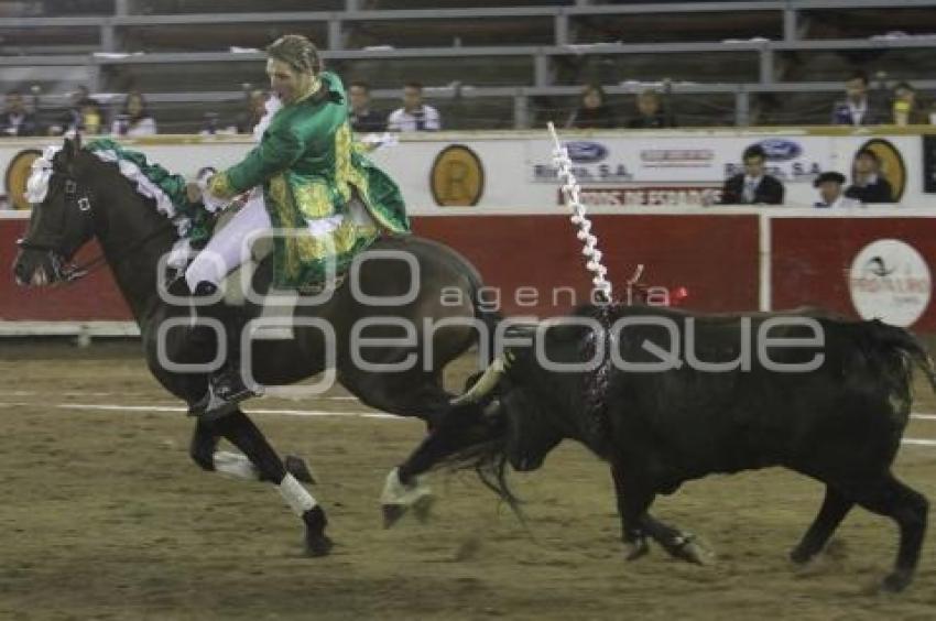 CORRIDA DE TOROS EN EL RELICARIO.